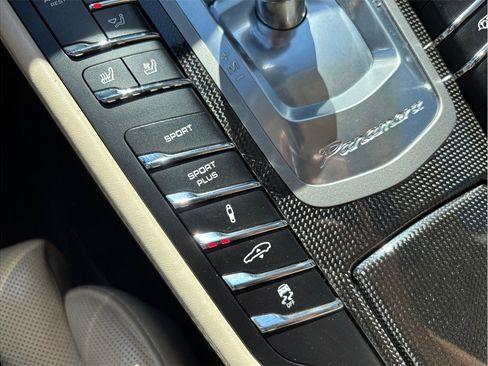 Used 2014 Porsche Panamera 4S image 35