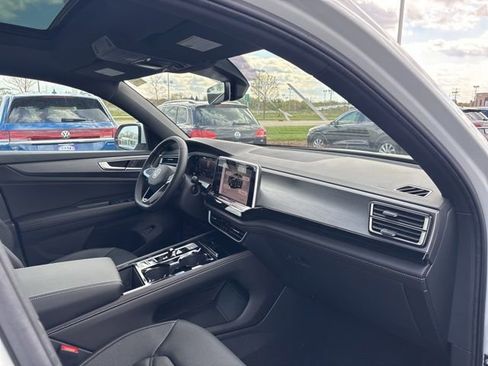 New 2026 Volkswagen Atlas Cross Sport SE AWD/4WD image 37