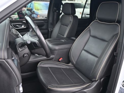 Used 2022 GMC Yukon SLT w/ SLT Premium Package image 7