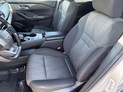 Used 2025 Nissan Rogue SV FWD image 14