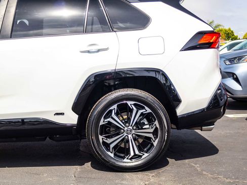 Used 2024 Toyota RAV4 XSE w/ Weather Package AWD/4WD image 6