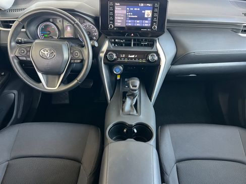 Used 2021 Toyota Venza LE w/ Carpet Mat Package (TMS) AWD/4WD image 13