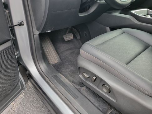 Certified 2025 Chevrolet Equinox LT w/ Convenience Package II FWD image 24