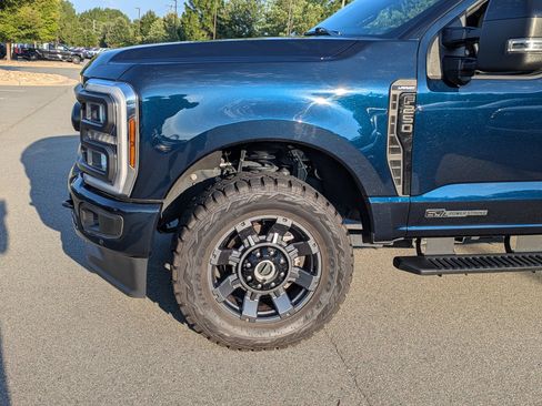 Certified 2024 Ford F250 Lariat w/ Lariat Ultimate Package AWD/4WD image 8