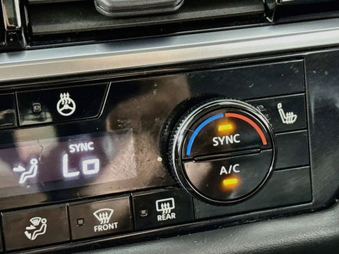 Used 2023 Nissan Pathfinder SL w/ SL Premium Package image 4