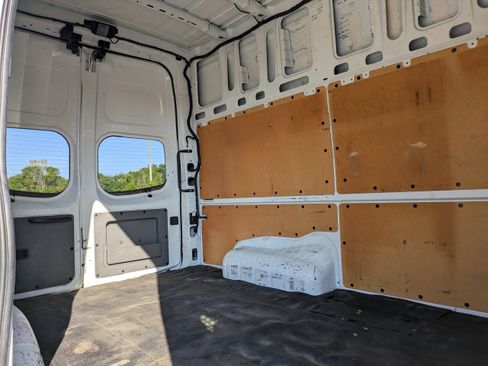 Used 2016 Nissan NV 2500 SV w/ Technology Package image 15