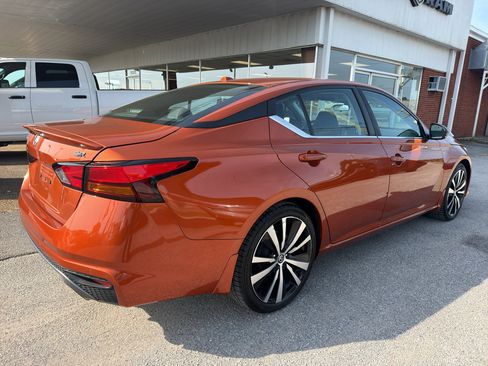 Used 2020 Nissan Altima 2.5 SR w/ Premium Package FWD image 5