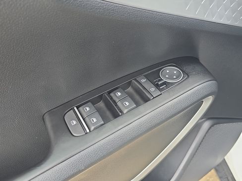 Certified 2025 Kia Soul LX FWD image 19