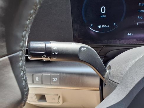 Used 2024 Hyundai Kona Limited FWD image 19