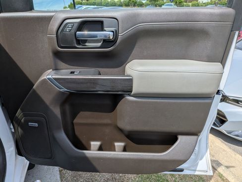 Used 2021 Chevrolet Silverado 1500 LTZ w/ Technology Package image 35