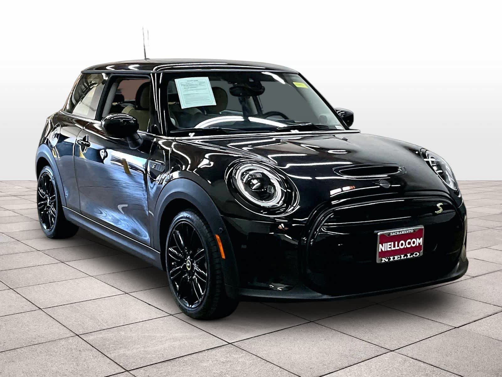 Used 2024 MINI Cooper SE FWD image 2