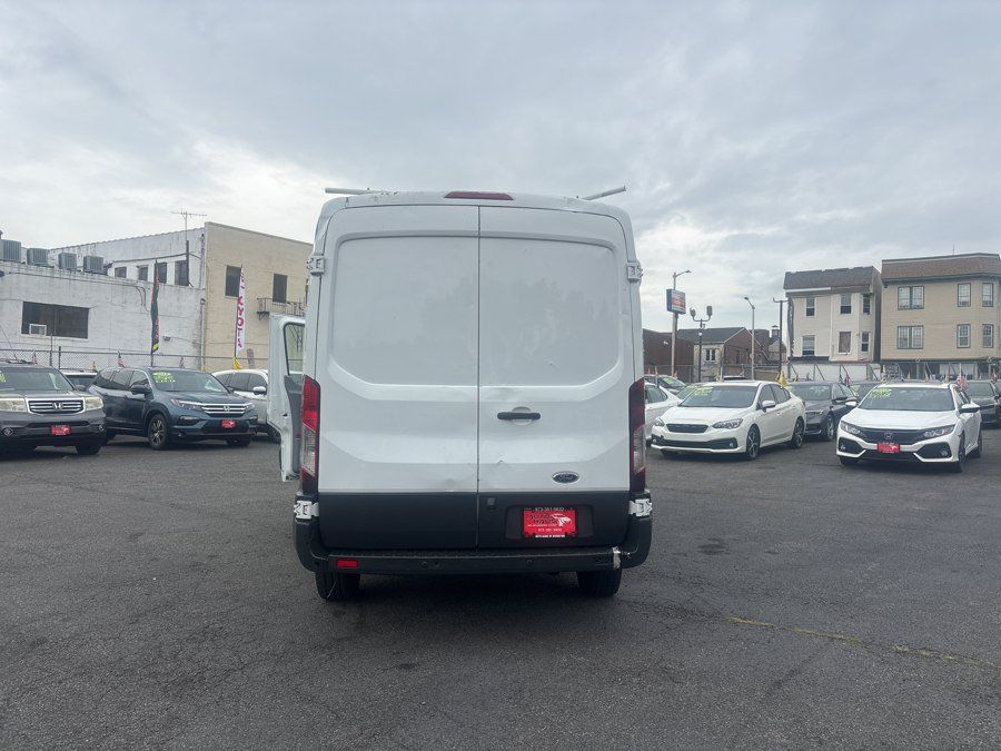 Used 2016 Ford Transit 250 130 Medium Roof w/ Exterior Upgrade Package RWD image 9