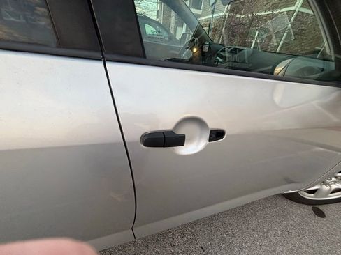 Used 2011 Toyota RAV4 4WD w/ Base L4 Extra Value Pkg image 3