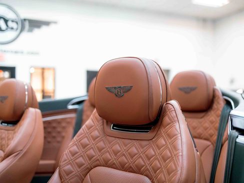 Used 2022 Bentley Continental GT V8 image 76