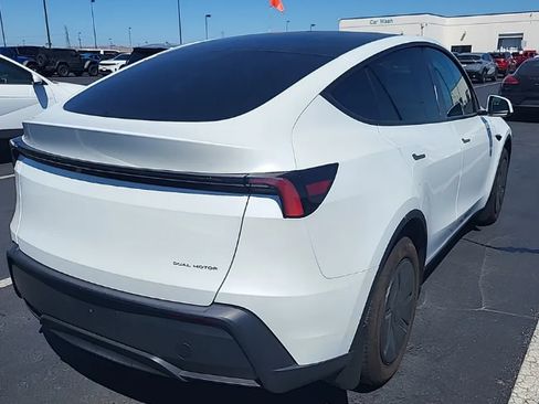 Used 2026 Tesla Model Y AWD image 3