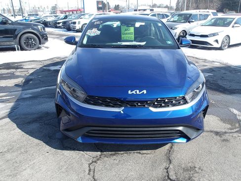 Used 2023 Kia Forte LXS image 2
