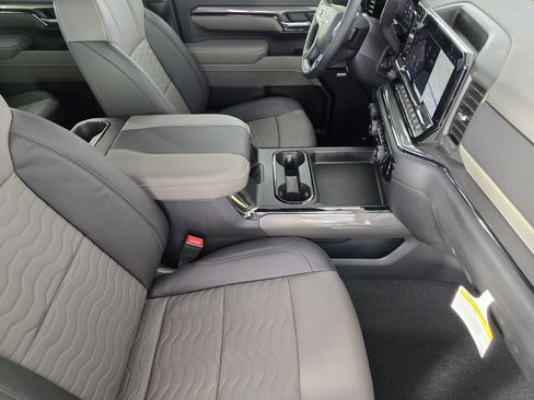 New 2026 Chevrolet Silverado 2500 ZR2 AWD/4WD image 16