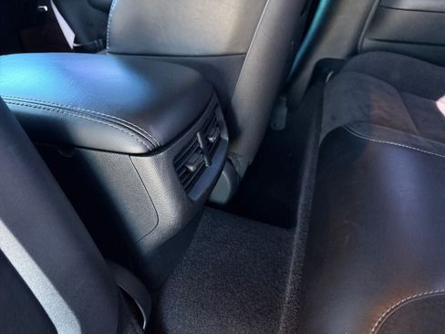 Used 2022 Dodge Challenger R/T RWD image 33