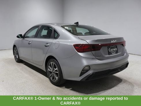 Used 2023 Kia Forte LXS w/ LXS Technology Package FWD image 5