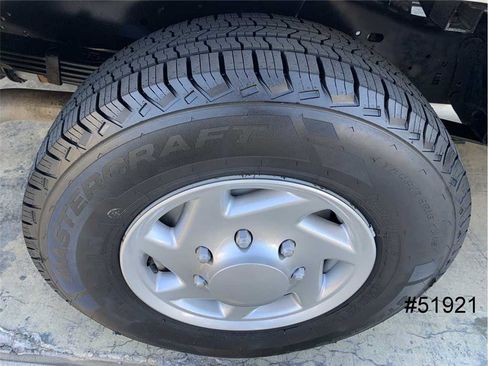 Used 2022 Ford E-350 and Econoline 350 Super Duty w/ Power Windows & Locks Group image 22