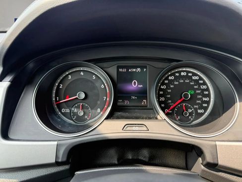 Used 2018 Volkswagen Atlas SEL w/ R-Line Package FWD image 19