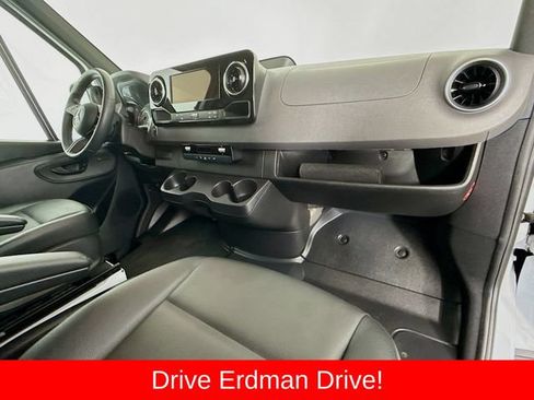Used 2025 Mercedes-Benz Sprinter 2500 image 22