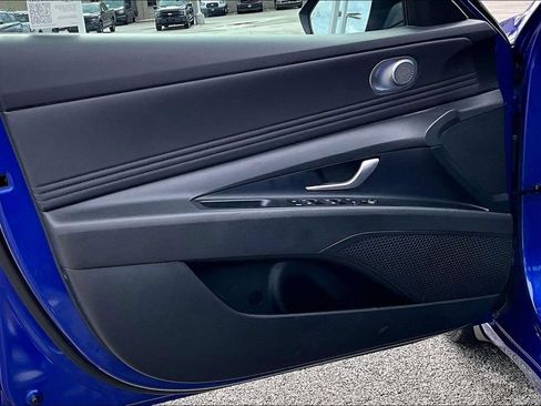 Used 2025 Hyundai Elantra SEL FWD image 22
