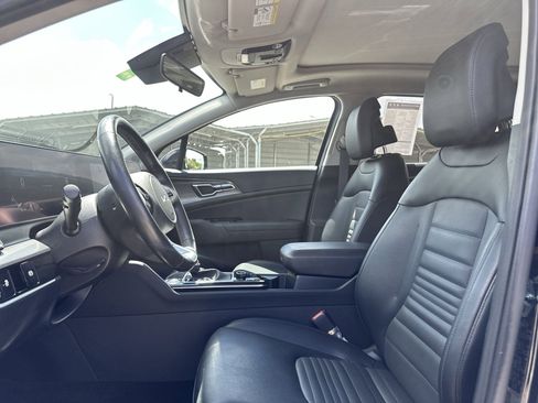 Certified 2025 Kia Sportage SX FWD image 13