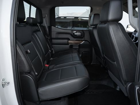 Used 2021 Chevrolet Silverado 1500 LT image 39