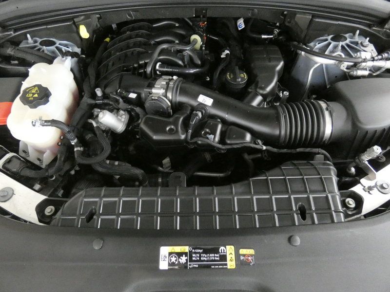 Used 2025 Jeep Grand Cherokee Altitude RWD image 27