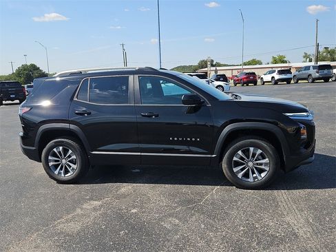 New 2026 Chevrolet Equinox LT w/ Convenience Package II image 8