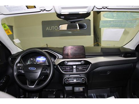 Used 2021 Ford Escape SE image 14