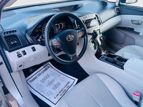 Used 2011 Toyota Venza AWD image 14