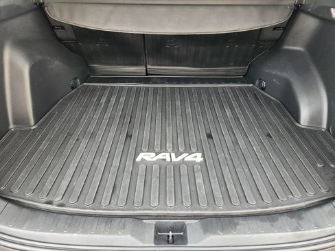 Used 2024 Toyota RAV4 XLE w/ Convenience Package FWD image 31
