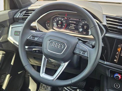 New 2025 Audi Q3 2.0T Premium image 11