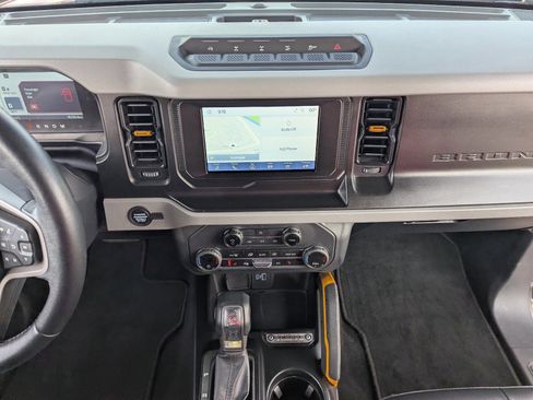 Used 2023 Ford Bronco Badlands w/ Sasquatch Package image 17