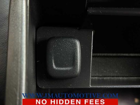 Used 2017 GMC Yukon XL SLT w/ Open Road Package image 39