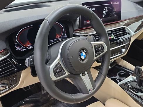 Certified 2022 BMW 540i xDrive w/ M Sport Package image 13