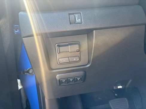 Used 2025 Chevrolet Colorado Trail Boss w/ Midnight Edition AWD/4WD image 36