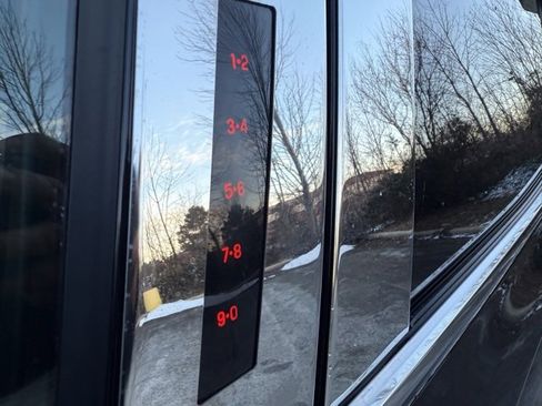 Used 2016 Lincoln MKX Reserve w/ Climate Package image 8