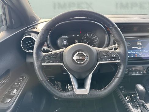 Used 2024 Nissan Kicks SR w/ SR Premium Package image 12