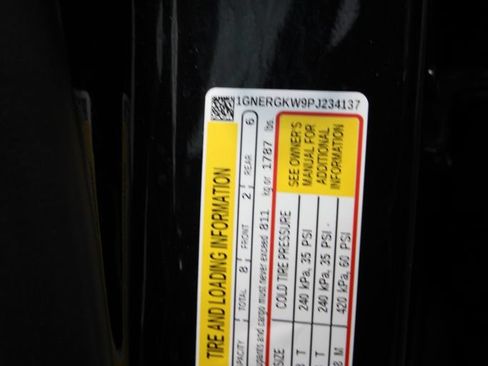 Used 2023 Chevrolet Traverse LT FWD image 30