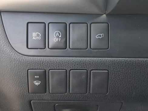 Used 2019 Toyota Highlander XLE image 28