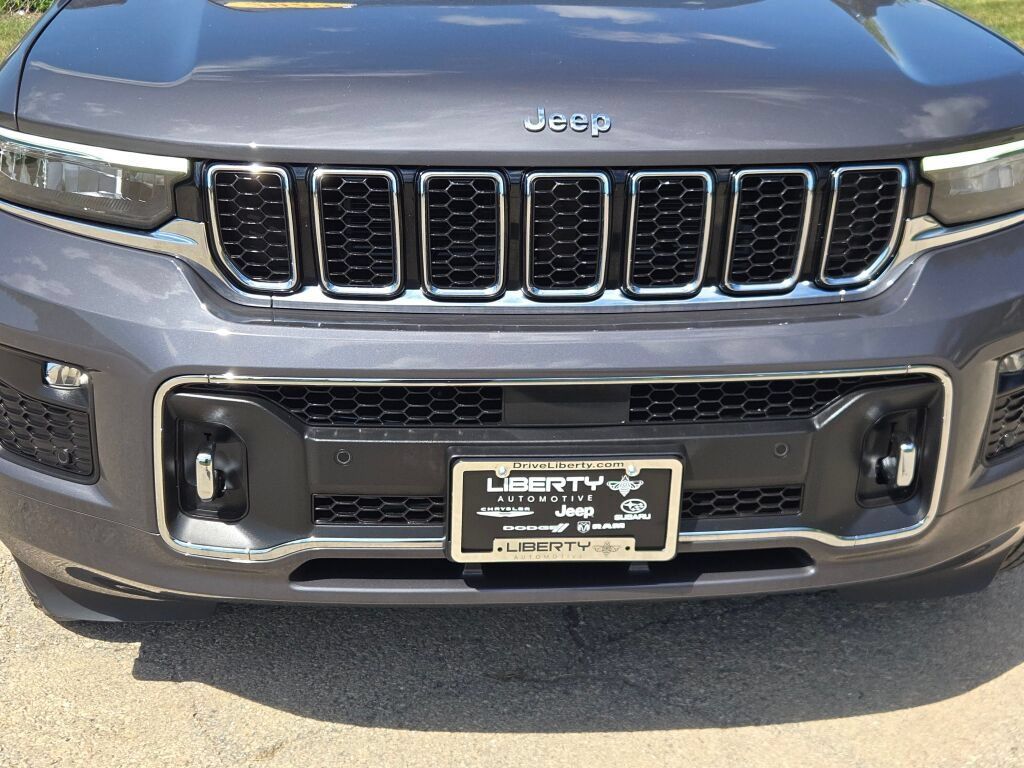 Used 2024 Jeep Grand Cherokee L Overland w/ Trailer Tow Package AWD/4WD image 5