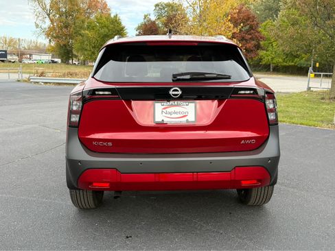 Used 2026 Nissan Kicks SV w/ SV Premium Package AWD/4WD image 6