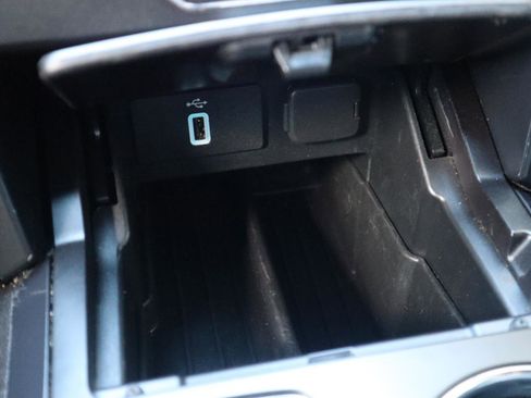 Used 2017 Ford Explorer XLT w/ Equipment Group 202A image 84