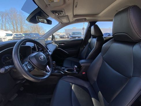 Used 2023 Toyota Corolla Cross XLE w/ Convenience Package image 25