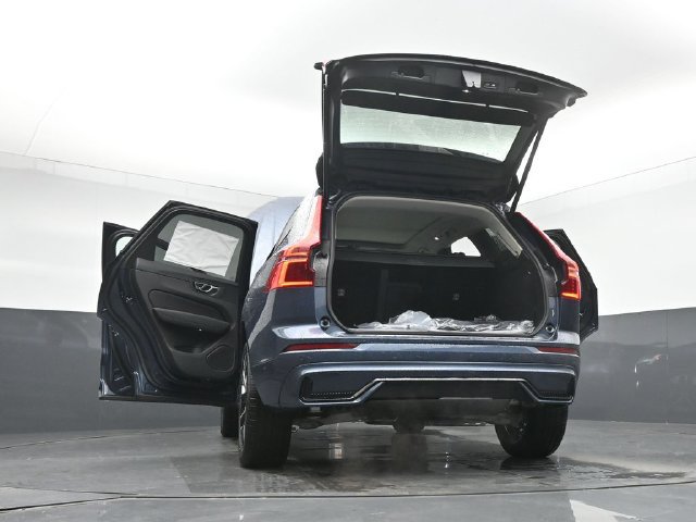 New 2027 Volvo XC60 B5 Plus AWD/4WD image 56