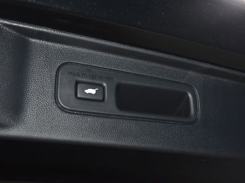 Used 2025 Honda Pilot Elite image 37