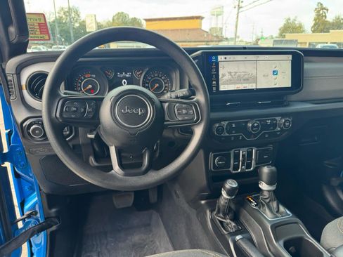 Used 2025 Jeep Wrangler Sport image 11